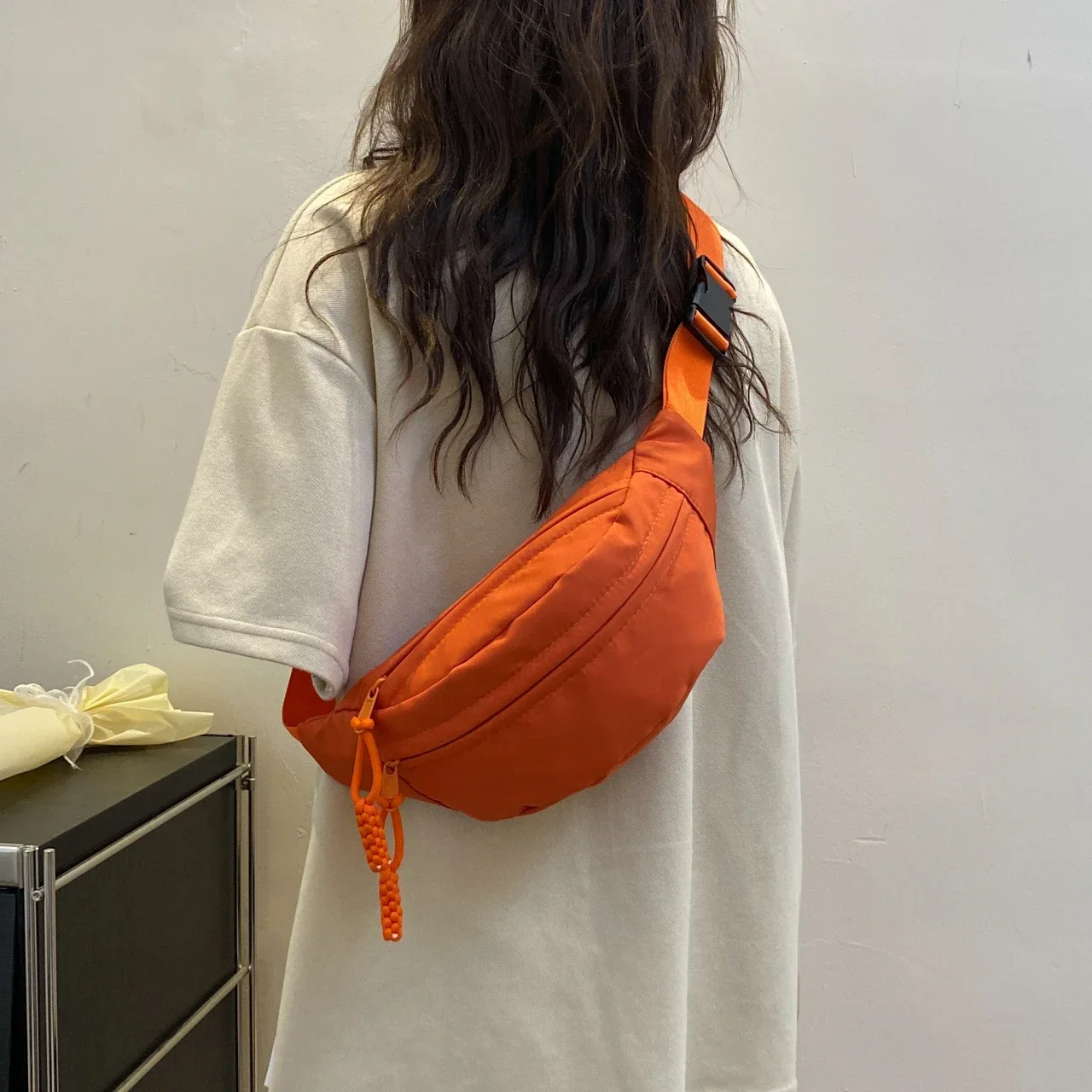 

This Is a Simple Chest Bag, Suitable for Going Out to Run, Mountain Climbing.