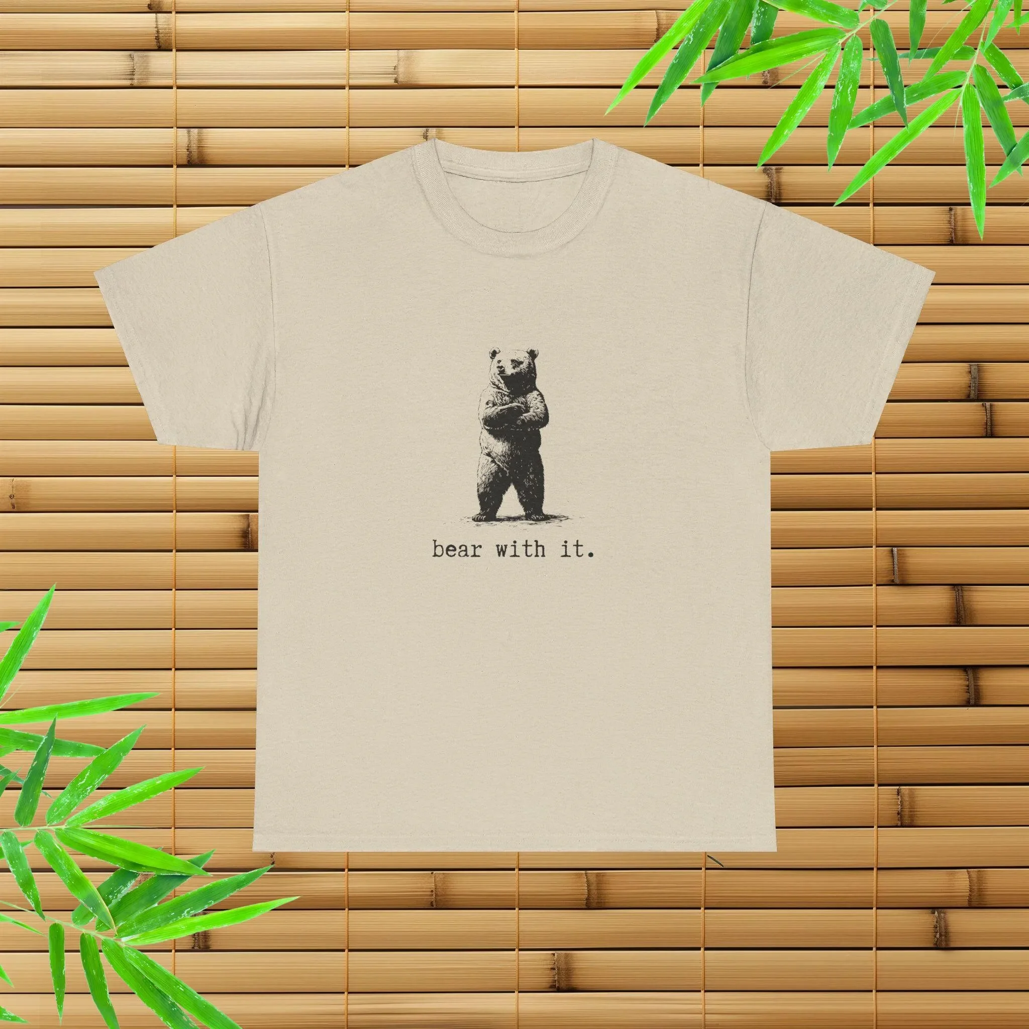 Bear With It T-Shirt mit lustigem Spruch für Tierliebhaber: „Hang in There“