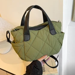 Borsa a tracolla a tracolla in Nylon verde militare per donna 2024 borsa a mano in cotone spaziale invernale borsa a tracolla trapuntata ad alta capacità femminile