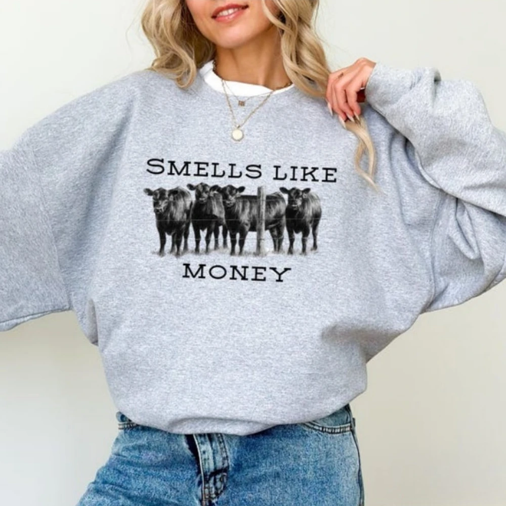 

Retro Comfort Cow Sweatshirt Smells Like Money Sweatshirt Cute Animal Hoodie Trendy Women Gift Aesthetic Clothes Simple Style