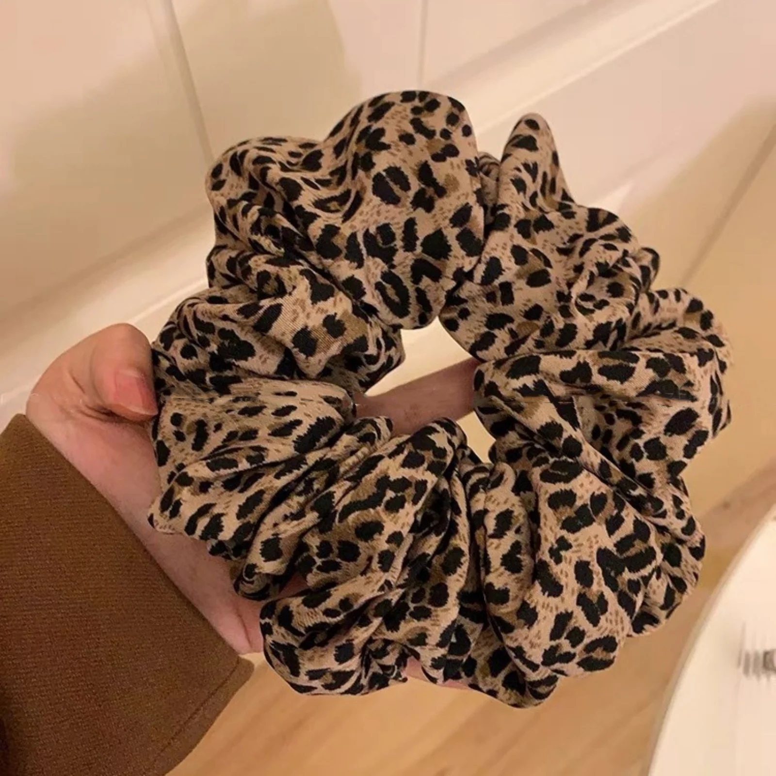 1PC Leopard Print Large Intestine Hair Ring New Sweet Cool Hottie Y2k Millennial Wind Marble Hair Jewelry Headwear view 3