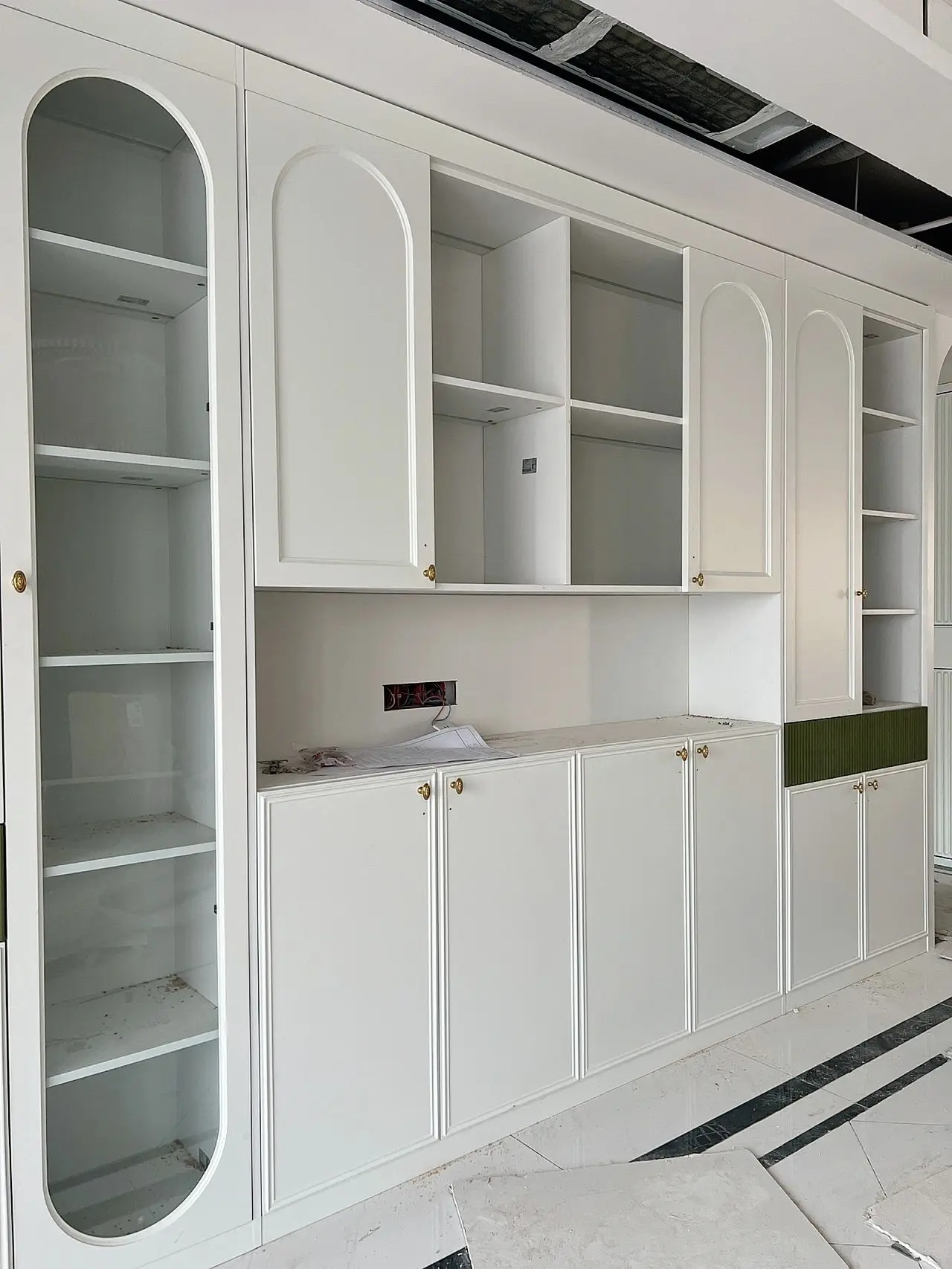 Estilo francês moderno móveis para casa aparador armário de madeira vinho e utensílios de mesa armazenamento para jantar e sala de estar para vilas