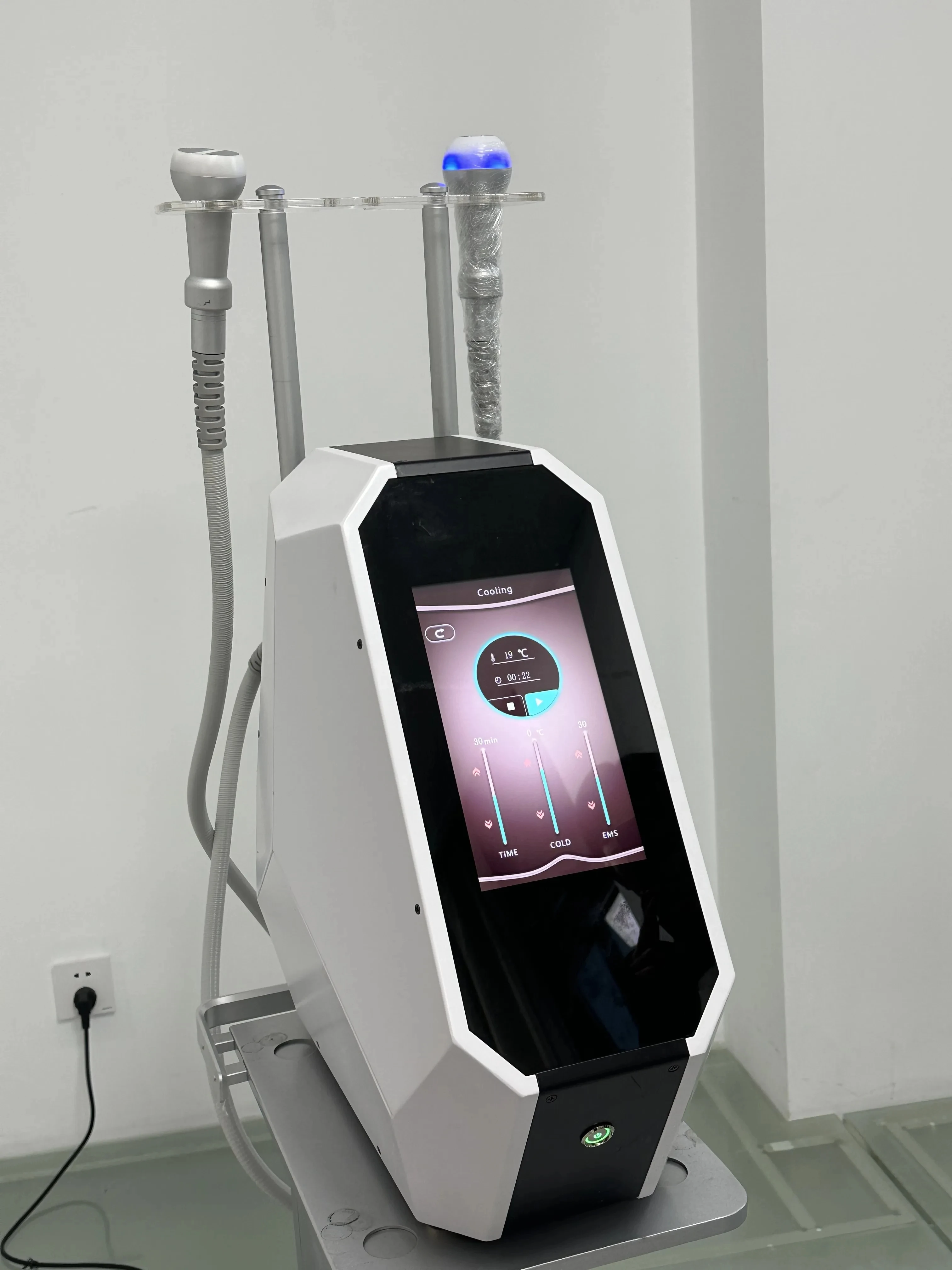 المهنية بارد T صدمة Cryoskin 4.0 آلة المعدات المحمولة الساخنة والباردة شد الجلد فقدان الوزن آلة تخسيس الجسم