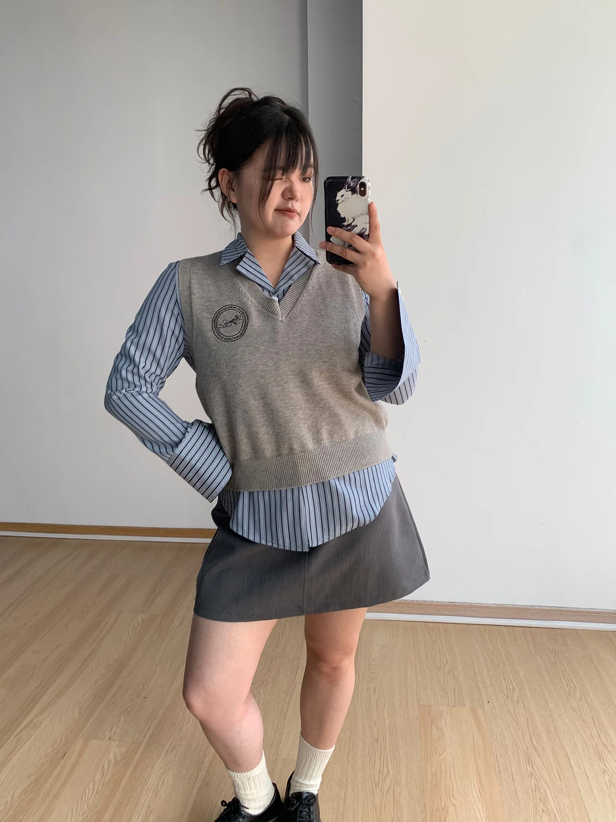 

Повседневный комплект из жилетки и короткой юбки в студенческом стиле, модный ансамбль из двух предметов больших размеров для женщин, весенняя коллекция