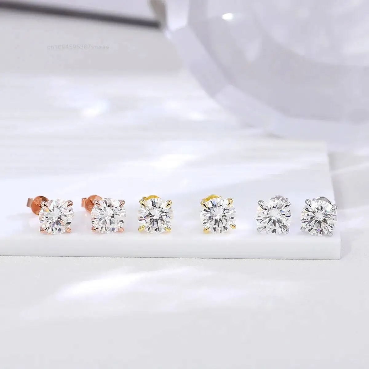 

Wholesale D VVS Moissanite Earrings Screw Back Round Cut 4 Prong Stud Earrings 925 Silver Hip Hop Earring for Men and Women