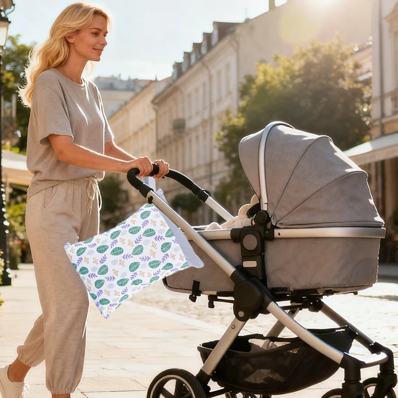 25x35cm Multi-functional Wet Bag Double Pockets Butterfly Bear Prints Wet Bag for Baby Stroller Travel Outdoor Storage