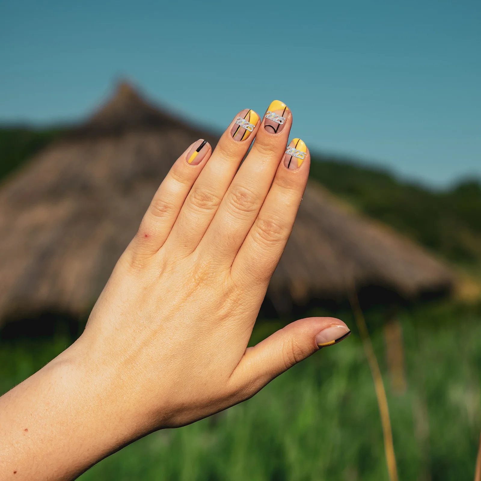 

30Pcs 2025 Silver 3D Nail Charms Metal Rhinestones DIY Decorations Longlasting Glitter 2025 Nail Charms Christmas Table Confetti