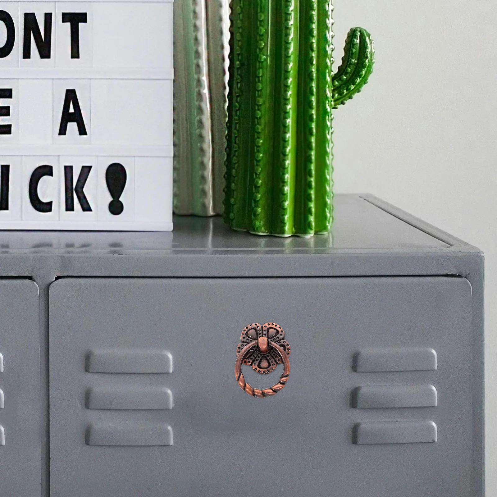 

4Pcs Vintage Flower Cabinet Knobs Bronze Zinc Alloy Single Hole Pull Handles for Furniture Dresser Cupboard Kitchen