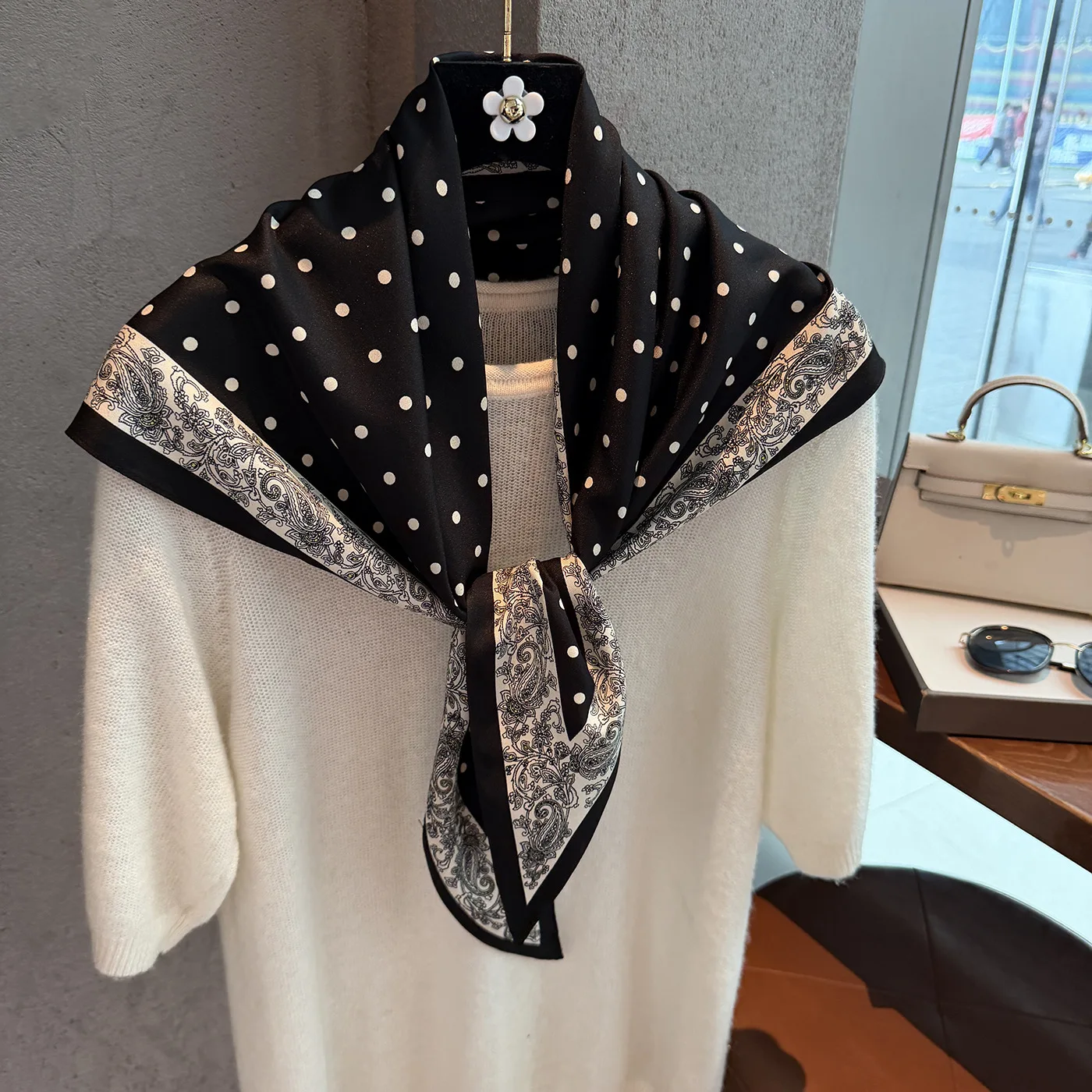 

2026 New Temperament Korean Version Polka Dot Cashew Print Scarf Premium Wear Women's Triangle Scarf Silk Scarf