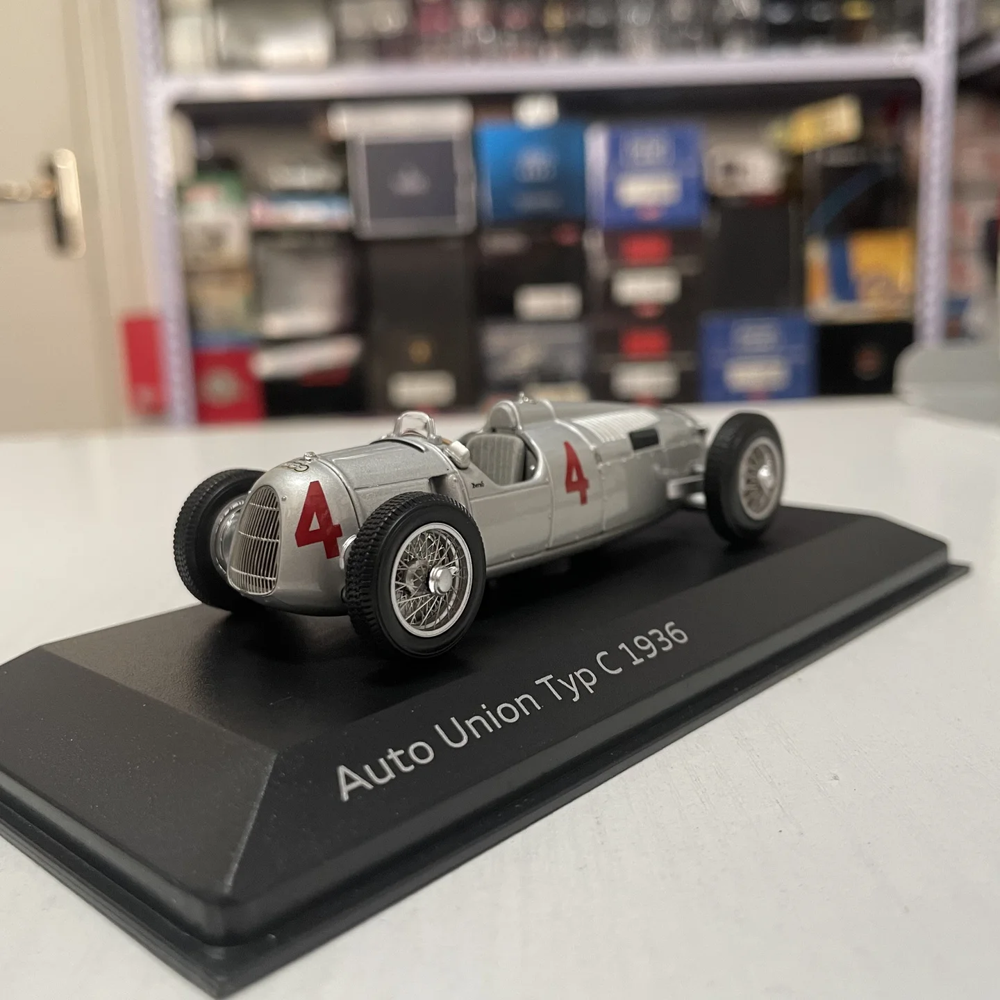 

1:43 Scale Diecast Alloy Audi Auto Union Typ C 1936 Racing Toys Cars Model Classics Nostalgia Adult Gift Souvenir Static Display