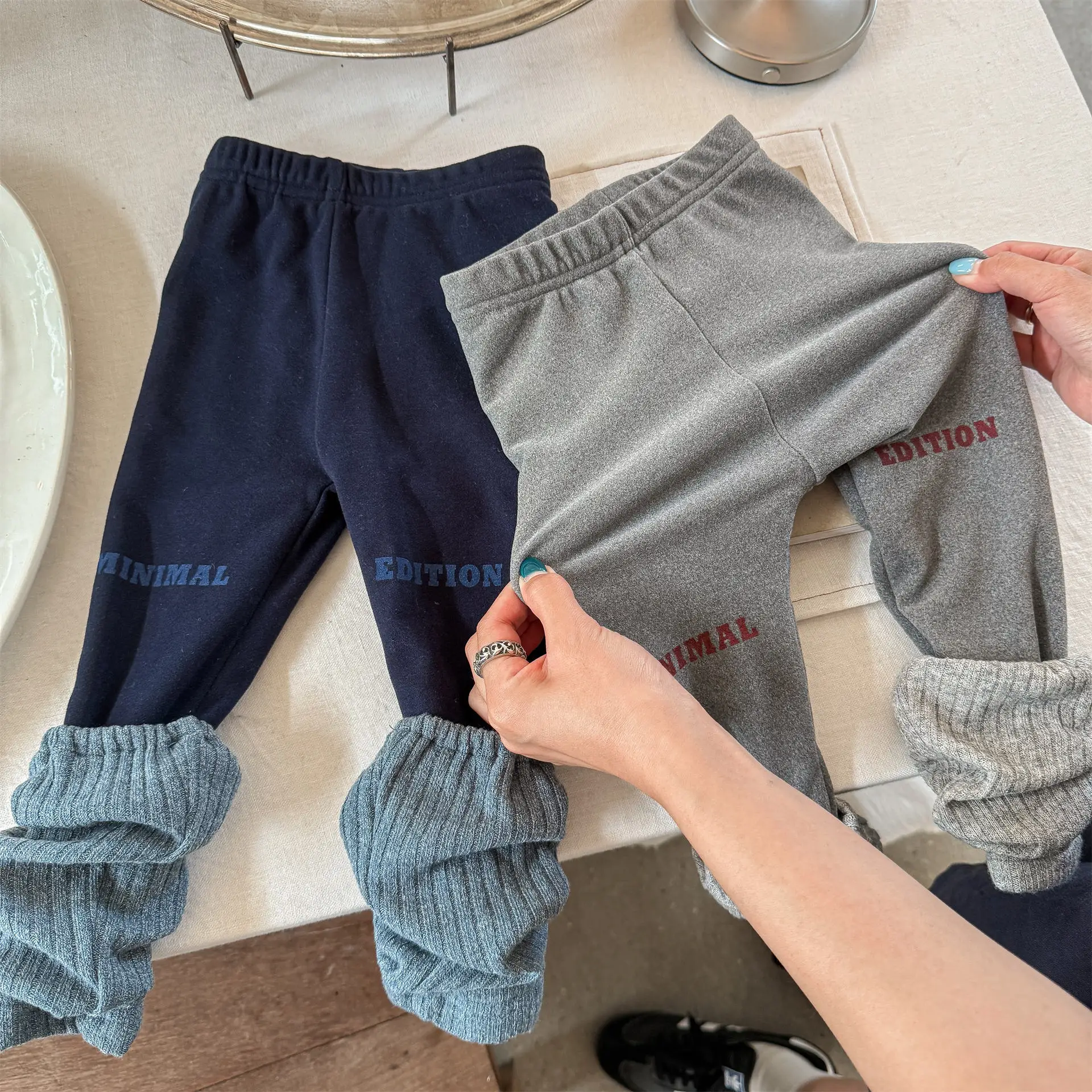 2025 Winter New Children Leggings Plus Velvet Thick Girls Fleece Elastic Pants Cotton Baby Casual Pants Kids Warm Trousers