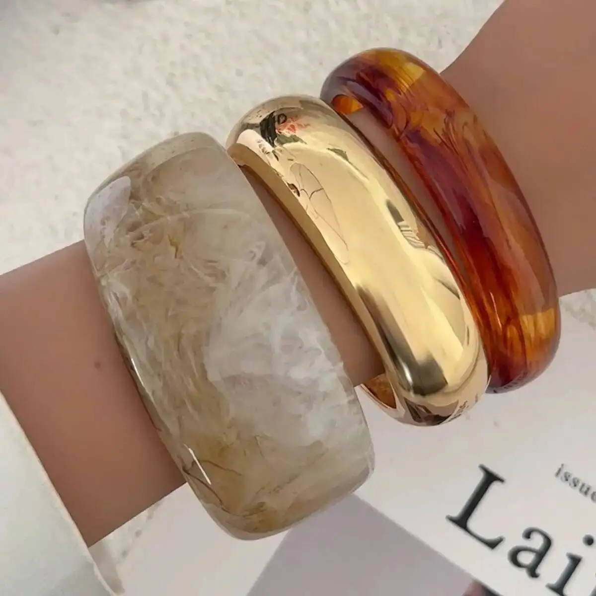 KunJoe Luxury Brown Off White Resin Acrylic Wide Bracelets for Women Vintage Stackable Round Chunky Cuff Bangle Jewelry Gift
