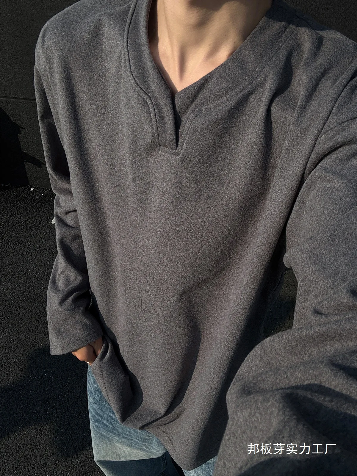 

New V-neck Long-sleeved T-shirt Men's American Undershirt