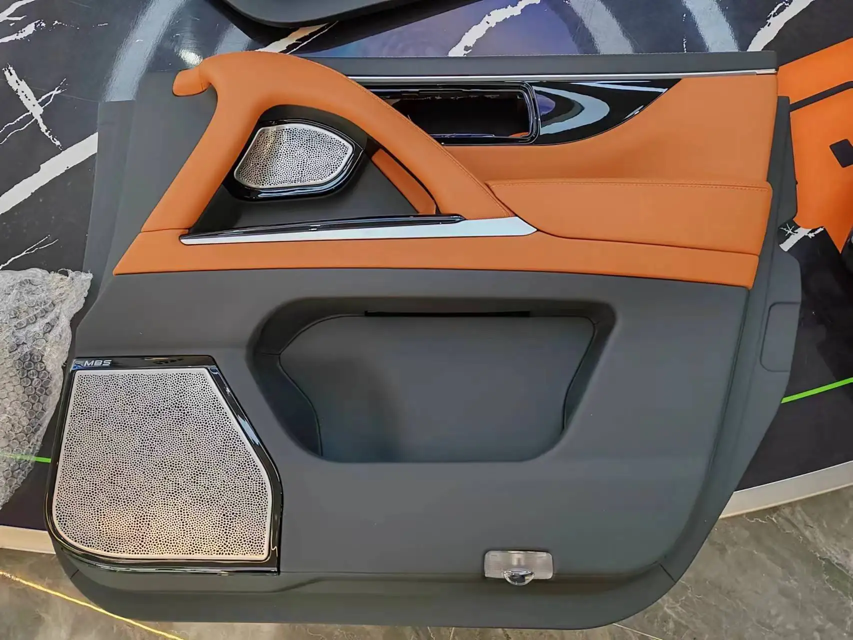 طقم تحويل ترقية داخلية فاخرة طراز MBS مع وحدة تحكم مركزية للمقاعد لسيارة Land Cruiser LC300 #6