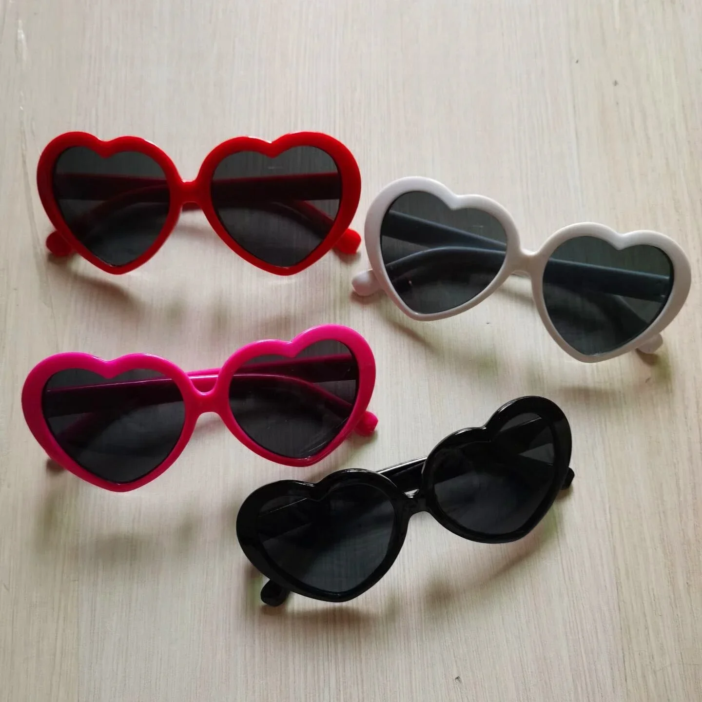 1-4 anni bambini cuore occhiali da sole moda per bambini carino colorato amore UV400 occhiali da sole per ragazze regalo per ragazzi