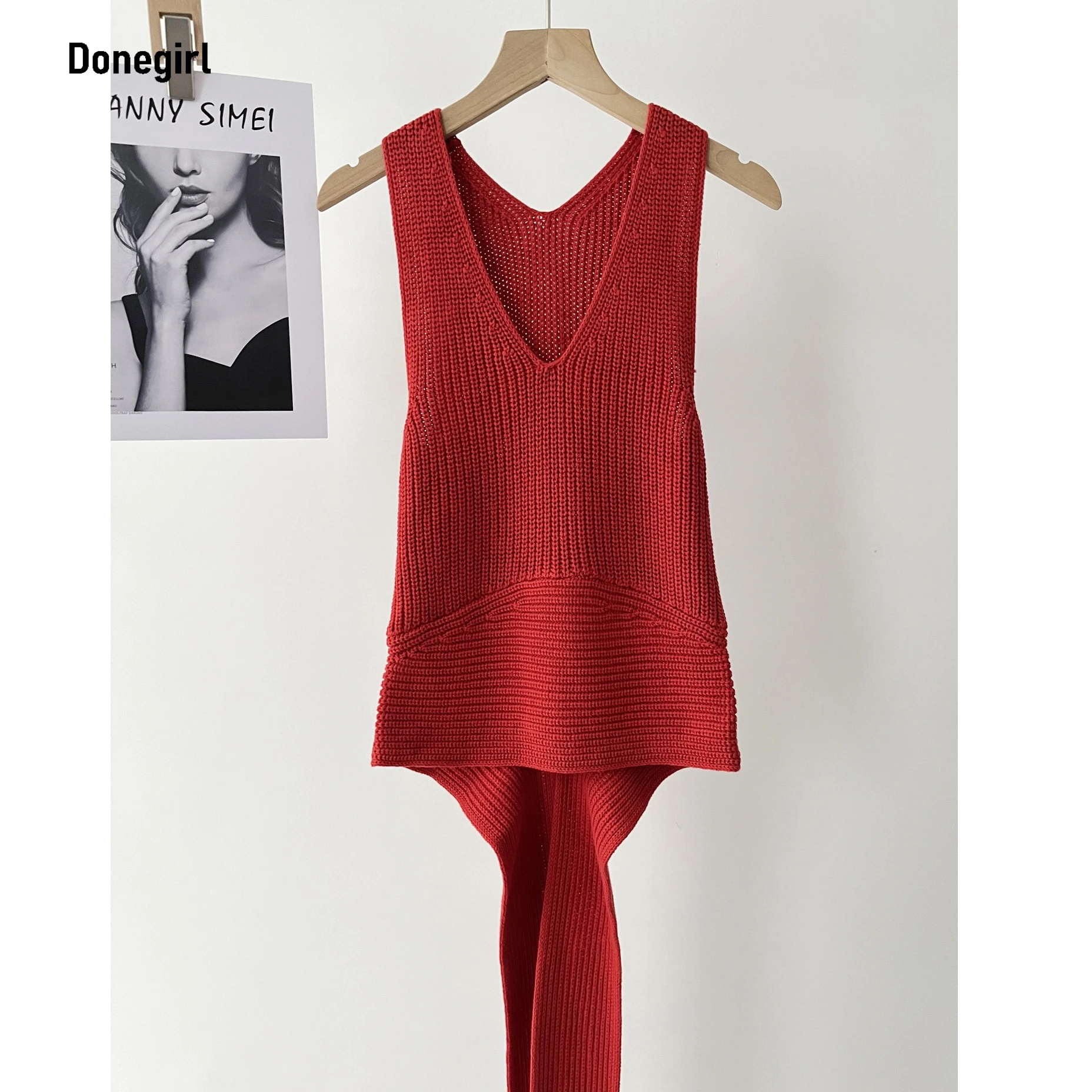 

Donegirl Autumn V-Neck Knit Vest Cropped Sleeveless Pullover Tank Fashion Female Cropped Knitwear Tops