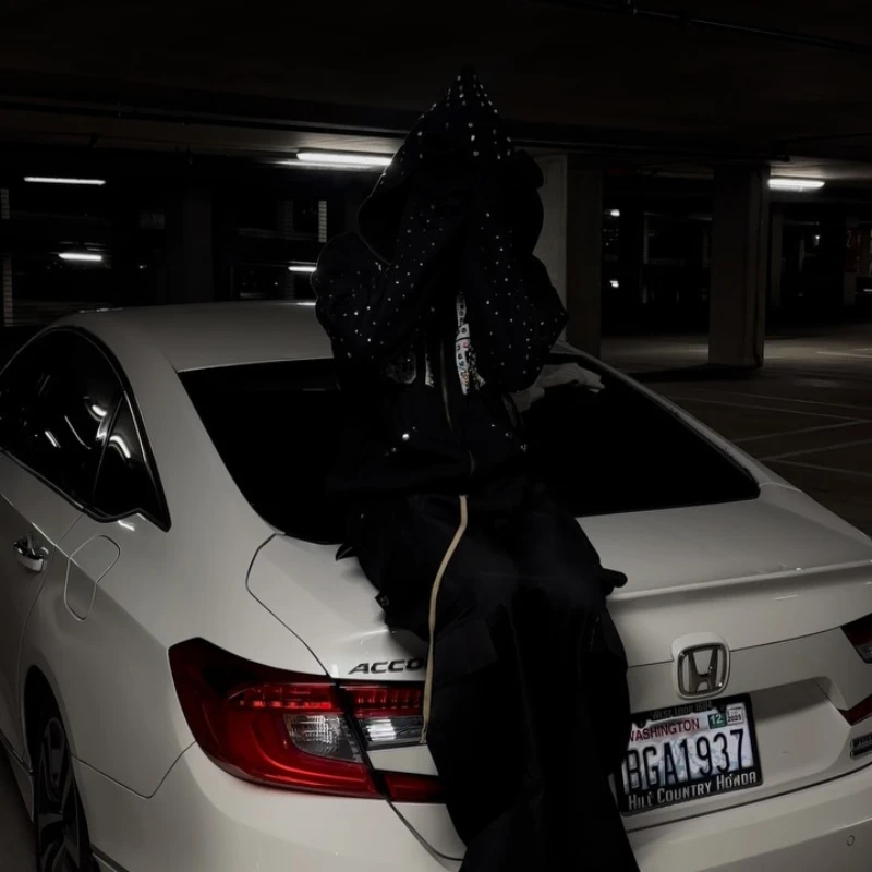 

Gothic punk rock Harajuku street hip-hop washing niche rhinestone letter pattern print design zipper couple fashion brand hooded