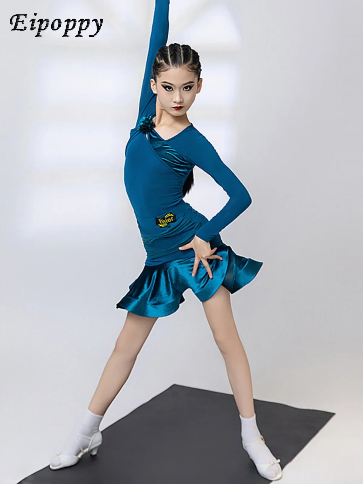 ชุดเต้นรำละตินเสื้อผ้าฝึกซ้อมแขนยาว