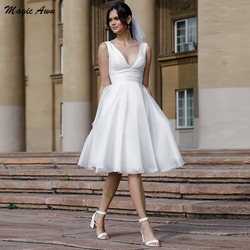 

Magic Awn White Short Wedding Dresses Boho V-Neck Organza Knee Length Simple Wedding Party Gowns For Women Robes De Mariage