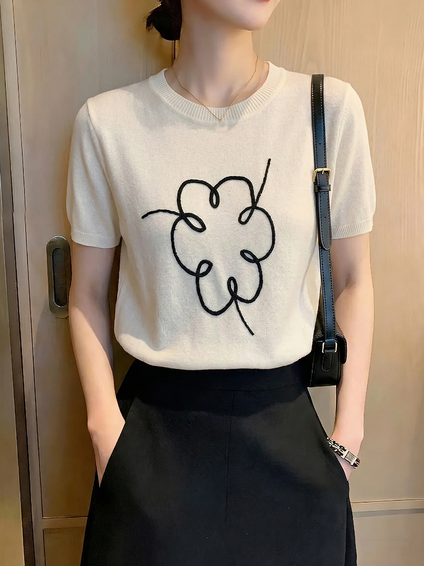 

Casual Summer round Neck Knitted Sun Protection Top Women's Short Sleeve Embroidery Design Fashionable Commute Style Straight...