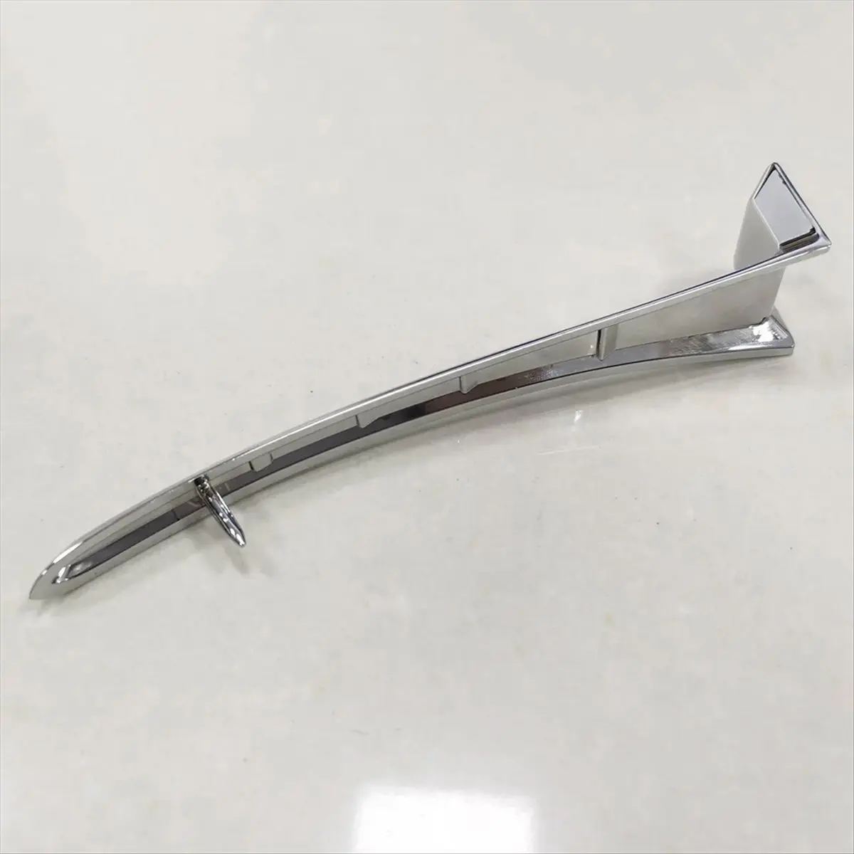 #59T Top Headlight Cover Trim,Motorcycle Nacelle Spear Top Headlight Cover Trim Fit For Harley (electroplated silver)
