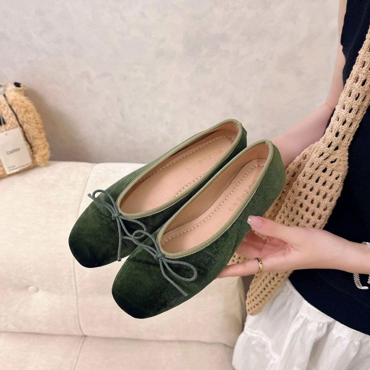 French-style high-end velvet ballet flats for women, spring and autumn,with bow,round toe,flat sole,soft sole, versatile slip-on view 5