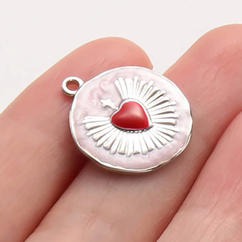 2 Stück Perlmuttrosa/Hot Pink Emaille-Anhänger mit heiligem Herz für Schmuckherstellung, Flammen-Liebes-Anhänger, handgefertigte Halskette, Geschenk – Detail 15
