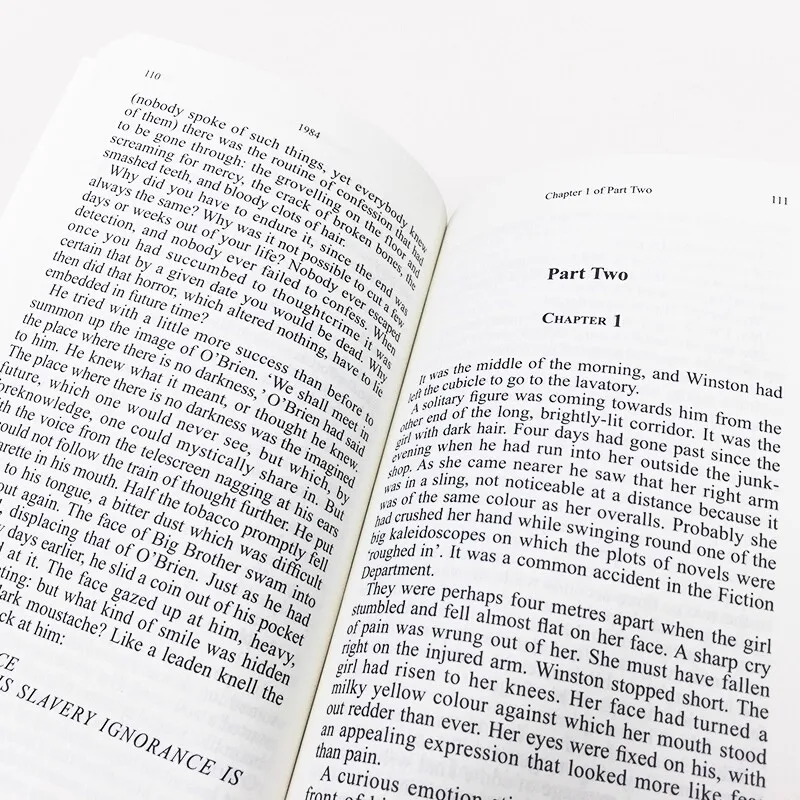 1984 الطبعة الإنجليزية - جورج أورويل ثلاثية ديستوبيان الكلاسيكية الجزء الأول ترجمة كاملة كتاب الرواية العالمية الشهيرة