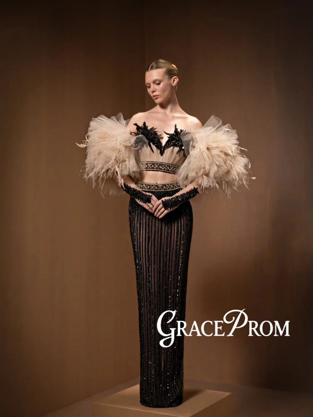 

Gorgeous Beaded Evening Dress Detachable Sleeve Feathered Straight Wedding Party Gowns Customized Elegant Long Banquet Gowns