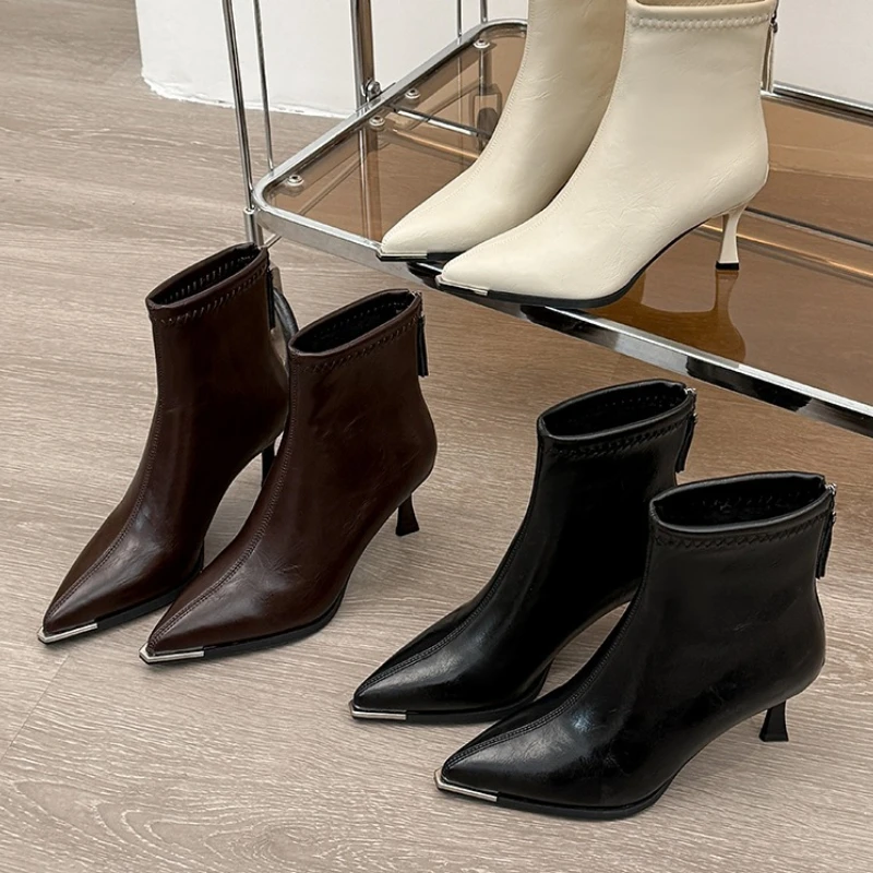 

Новинка 2026, весенние женские тонкие ботильоны, модные элегантные туфли с металлическим острым носком, женские короткие ботильоны на тонком высоком каблуке
