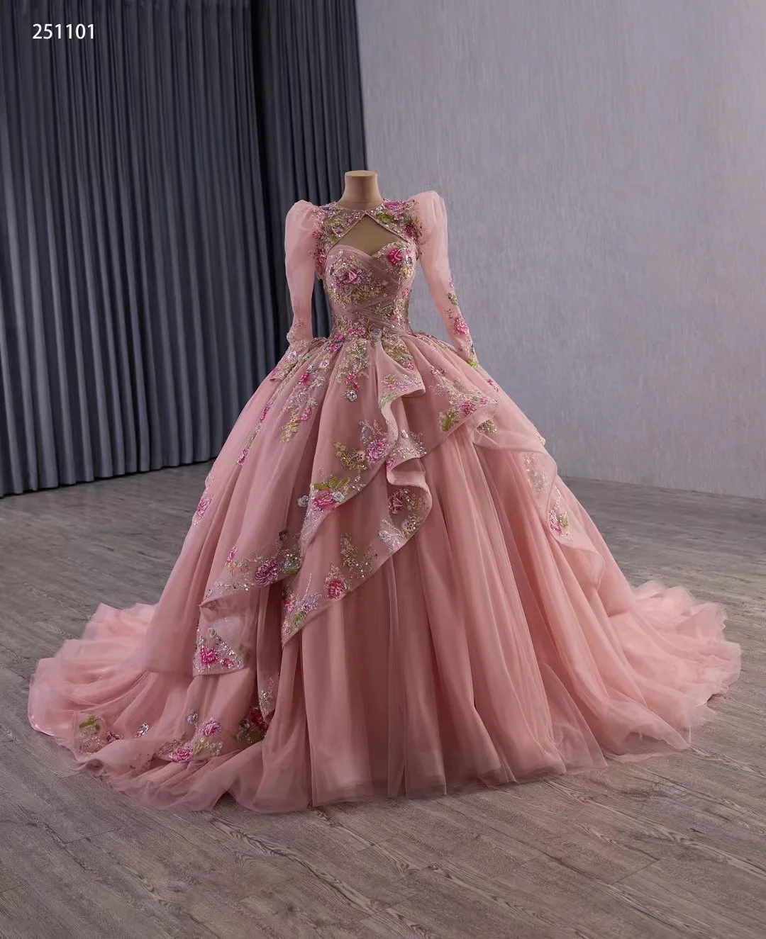 

Pink Charro Quinceanera Dresses Ball Gown Sweetheart Appliques Lace Mexican Sweet 16 Dresses 15 Anos Customized
