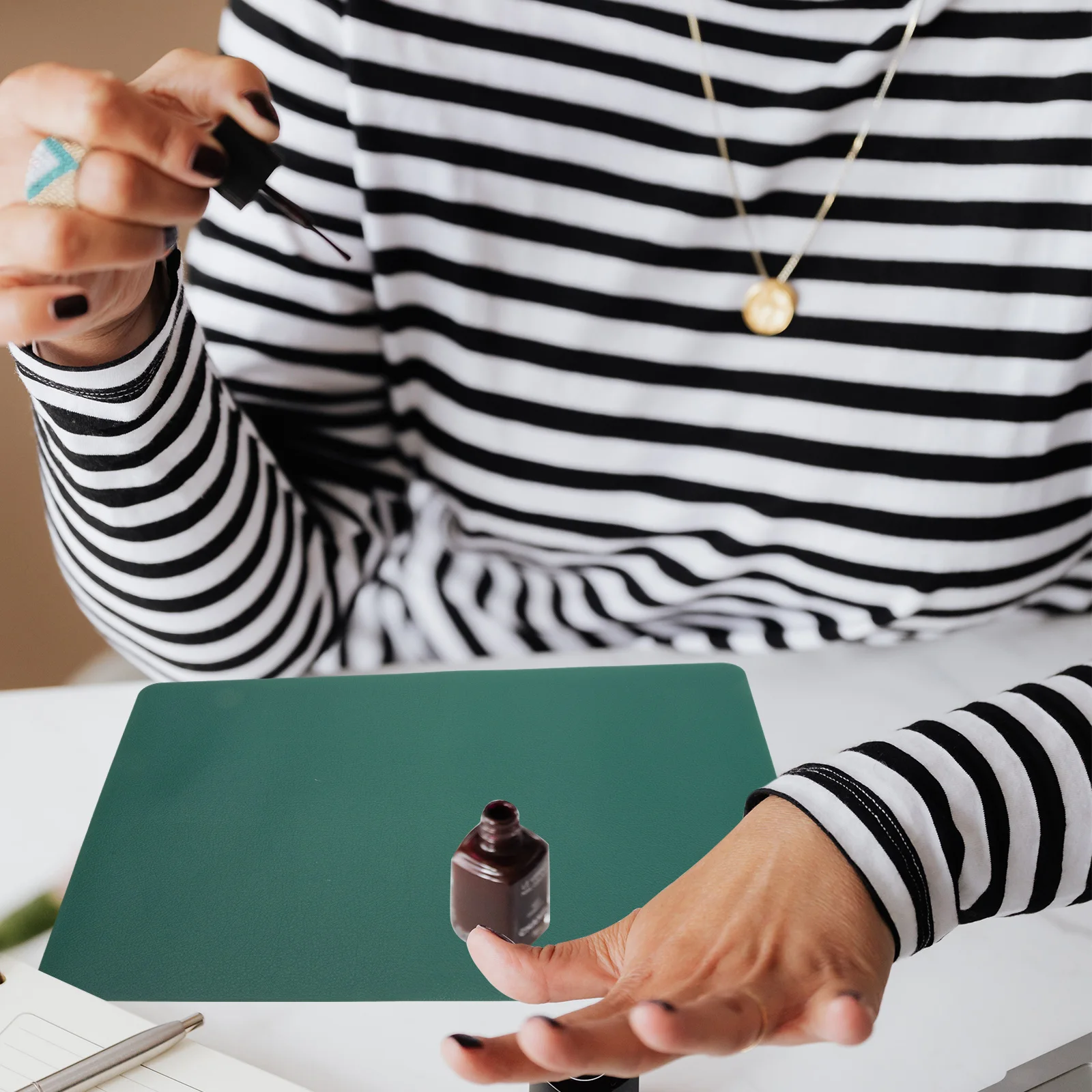 

Nail Art Hand Cushion Dual-Sided Manicure Mat Soft Tool For Home Salon Reusable Waterproof Nail Art Pad