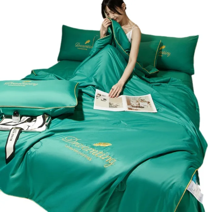 

Embroidery quilt washed in summer ice silk air conditioner quilt summer cool quilt light luxury four-piece set summer cool