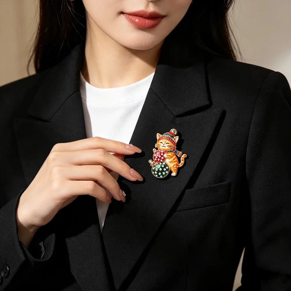 Christmas Cat Brooch Enamel Rhinestone Cute Kitten Knit Hat Scarf with Xmas Balls Lapel Pins Holiday Costume Jewelry Accessories