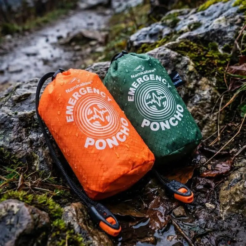 Neuer Notfall-Poncho mit wasserdichter Thermofütterung, tragbare Aufbewahrungstasche für Camping, Wandern und Outdoor-Aktivitäten.