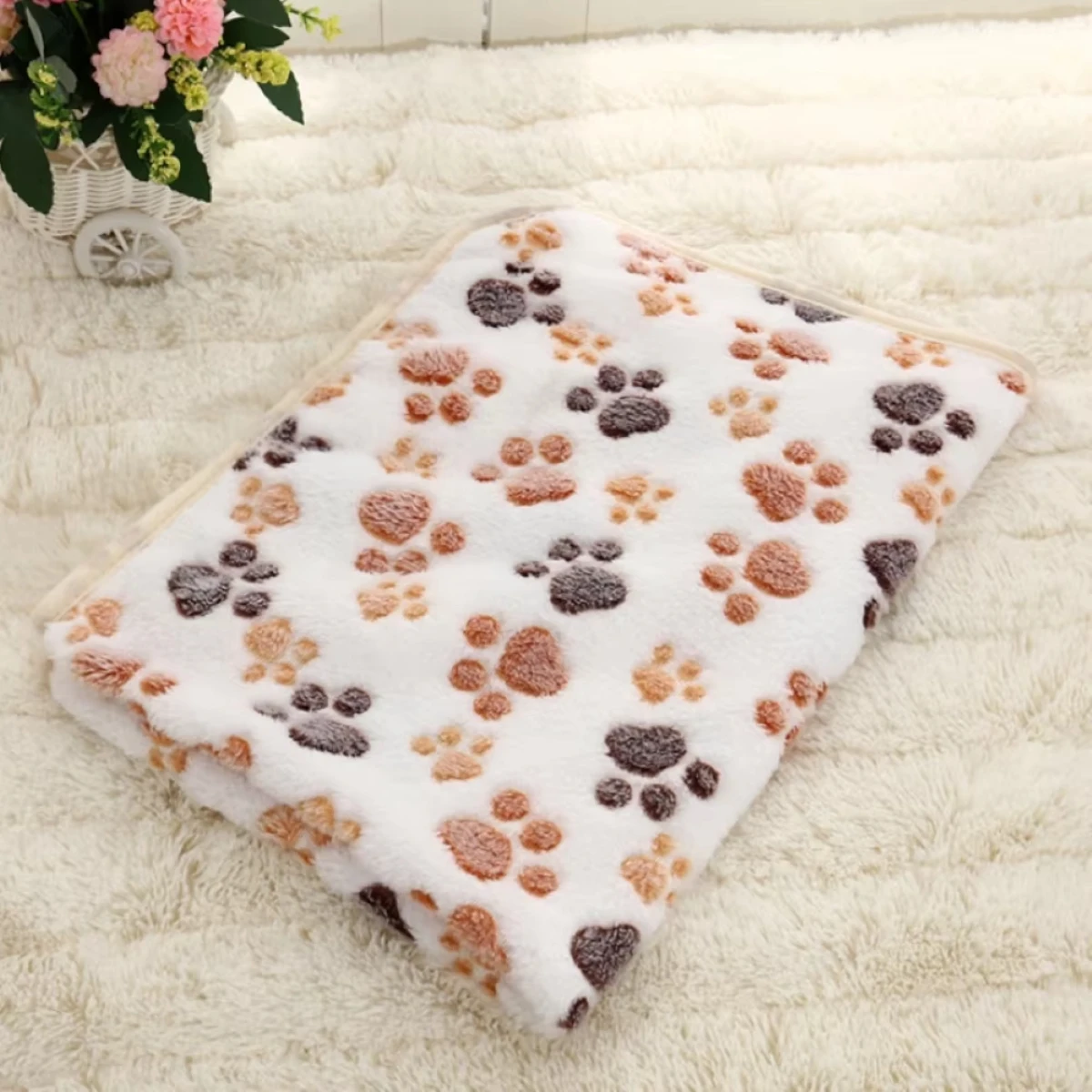 Soft Fluffy High Quality multicolor Pet Blanket Cute Dog Paw Print Blanket Pet Mat Warm and Comfortable Blanket for Cat Dogs