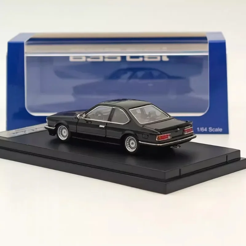 1/64 BMW E24 635 CSI diecast alloy simulation model, children\'s collection of decorative toys, for children\'s holiday gifts.