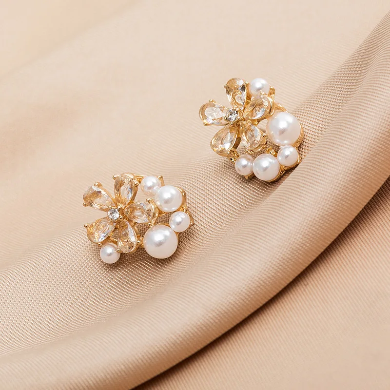 Korean Fashion Crystal Flower Imitation Pearl Stud Earrings for Women Girls Sweet Statement Flower Earring Party Jewelry Gifts