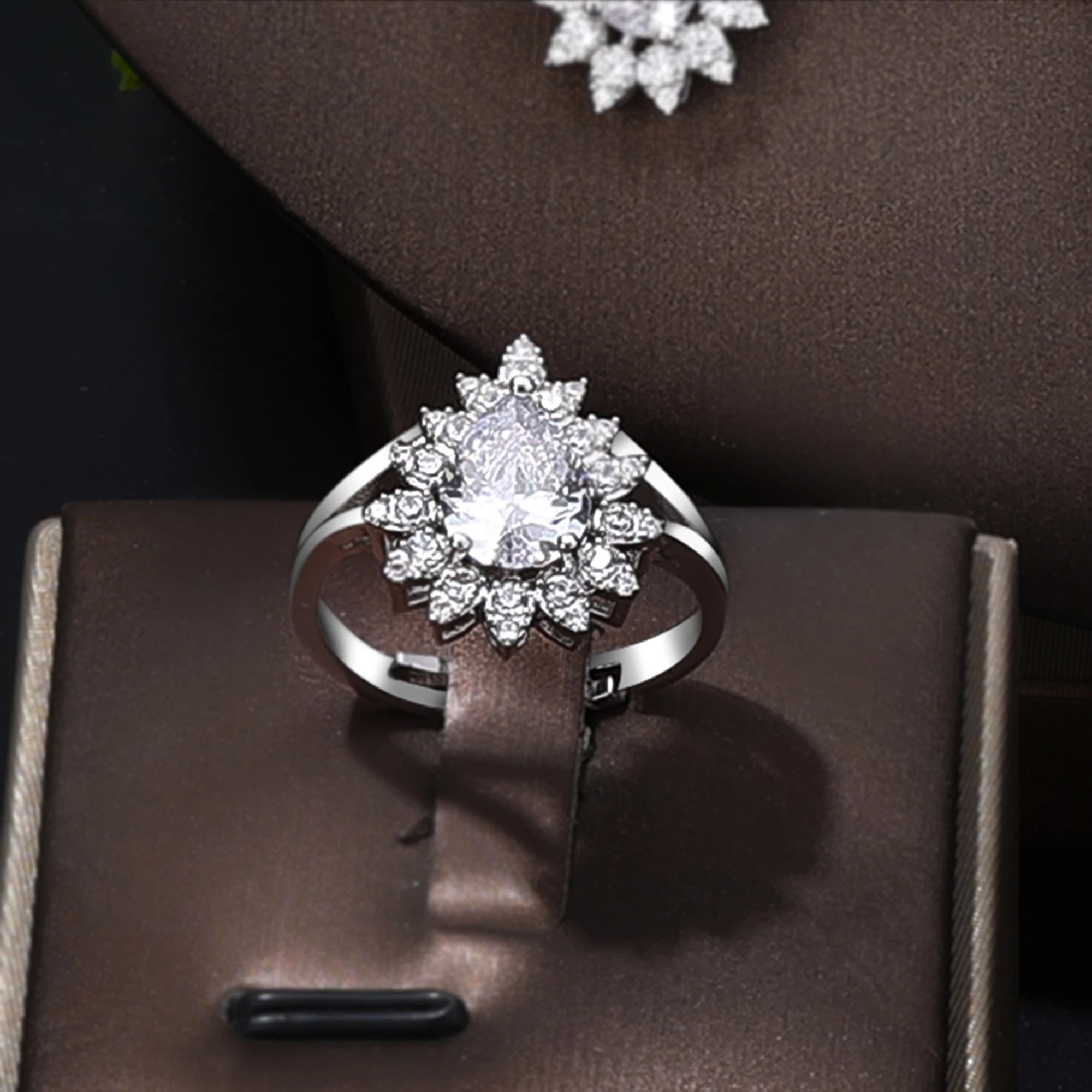 

Luxury Women Bridal Wedding Jewelry Sets Girl Trendy Flower Double Layers Necklace Earrings 4pcs Set Gift