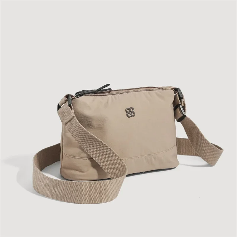 

New Japanese Shoulder Bag Large Capacity Commuting Small Square Bag Casual Solid Color Simple and High-end Crossbody Bag