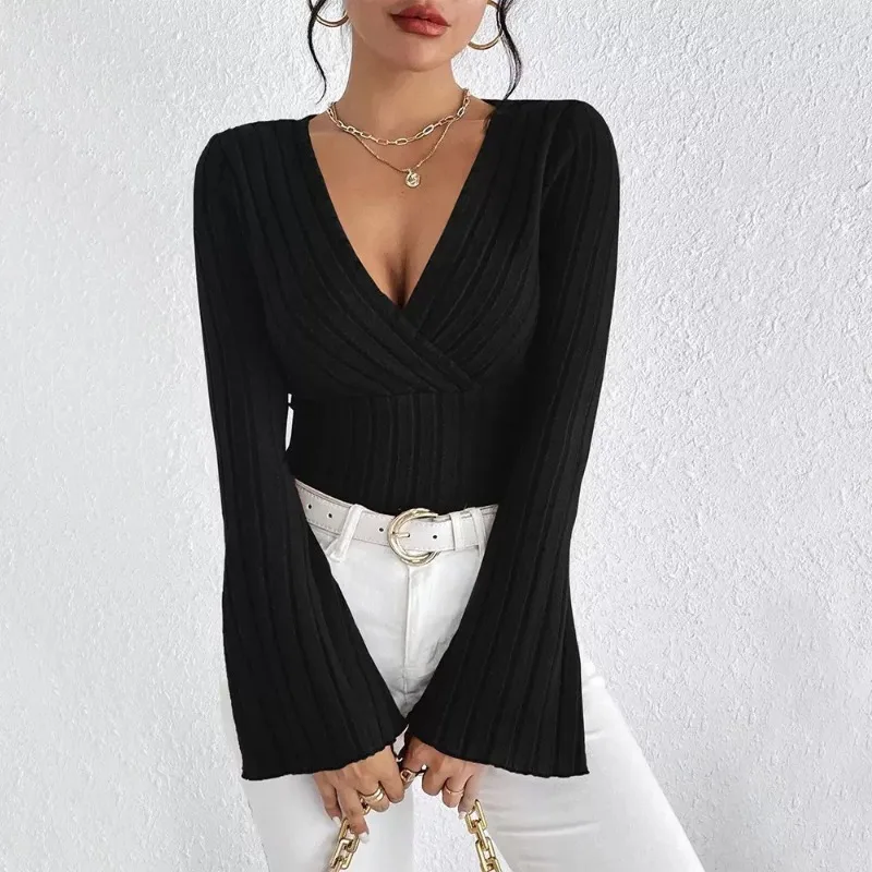 

2026 Spring New Women's Elegant Fashion Knitted Threaded V-Neck Flared Sleeve Design T-Shirt Women's Clothing