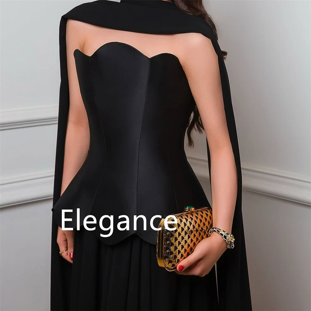 Op maat gemaakte zwarte chiffon avondjurk van hoge kwaliteit Sierlijke strapless mouwloze homecoming-jurk Jurken voor speciale gelegenheden