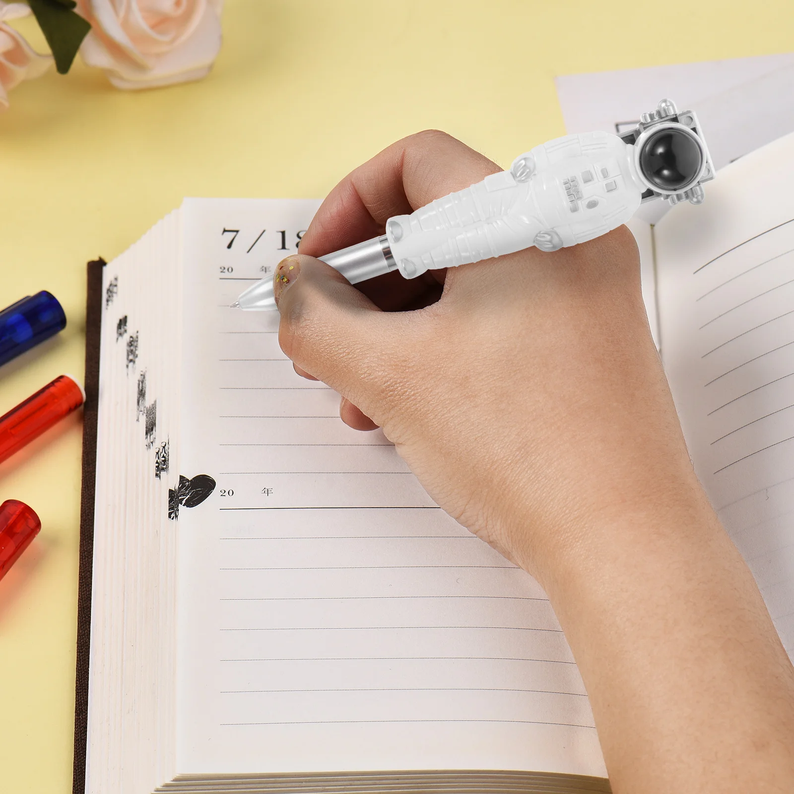 

4 Pcs Commemorative Pens Astronaut Ballpoint Smooth Writing Commemorate White Abs Space Toddler