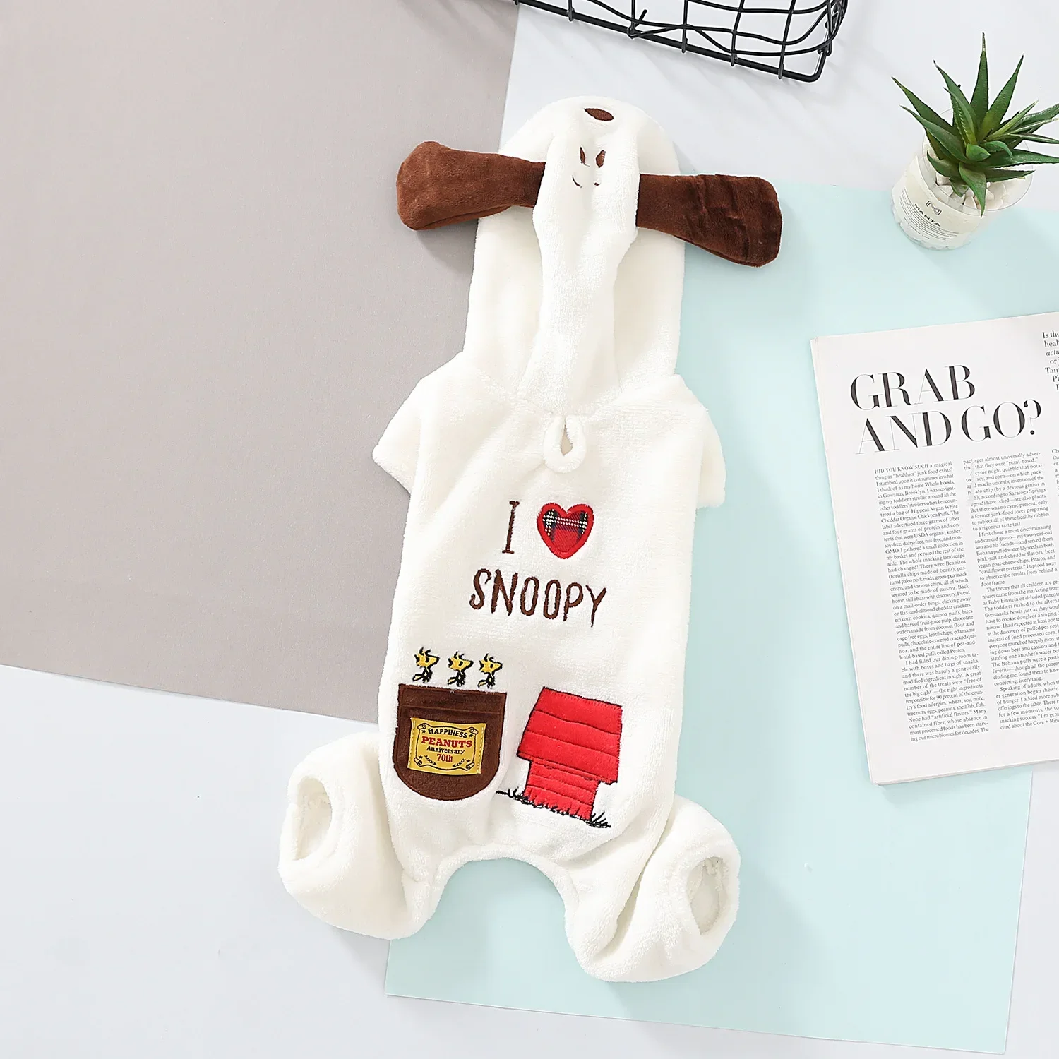 

Snoopy New embroidery Red Heart Cute Dog Four-legged Clothes Autumn and Winter Pet Clothes Dog Clothes coat