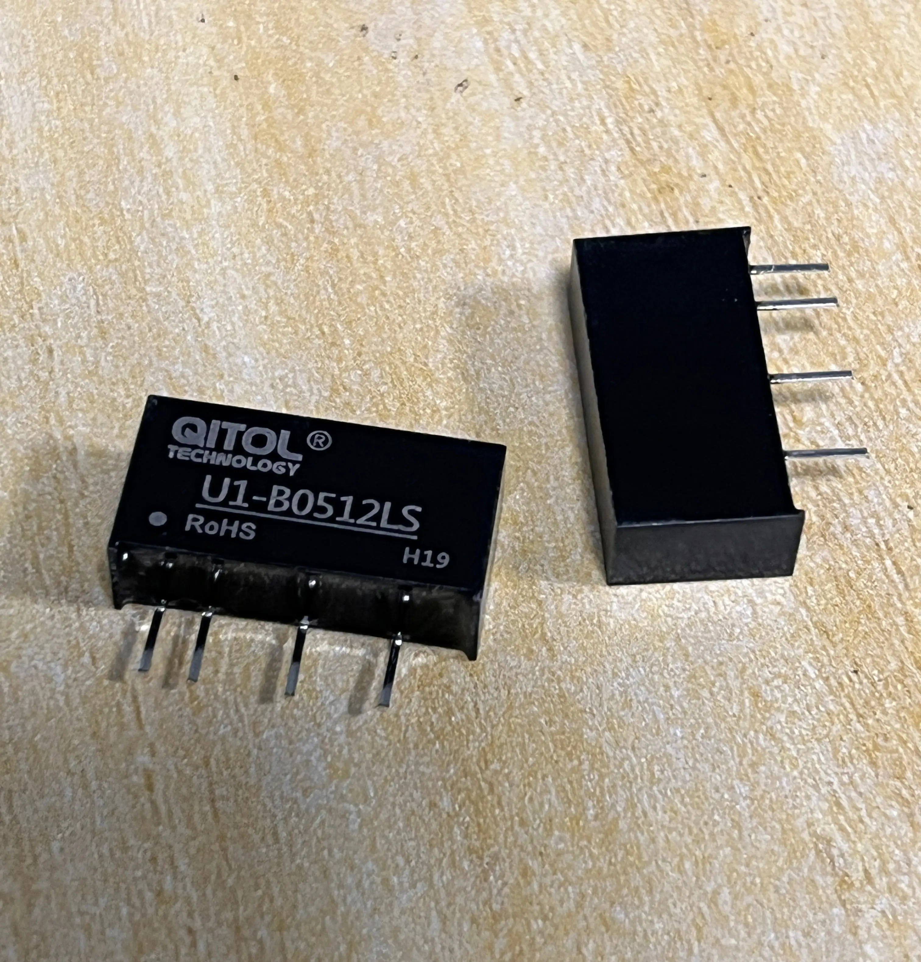 1W U1-B0512LS-1WR3 Miniature DC-DC Power Converter 5V TO 12VDC Step-Down Switching Disconnector Module Active Components
