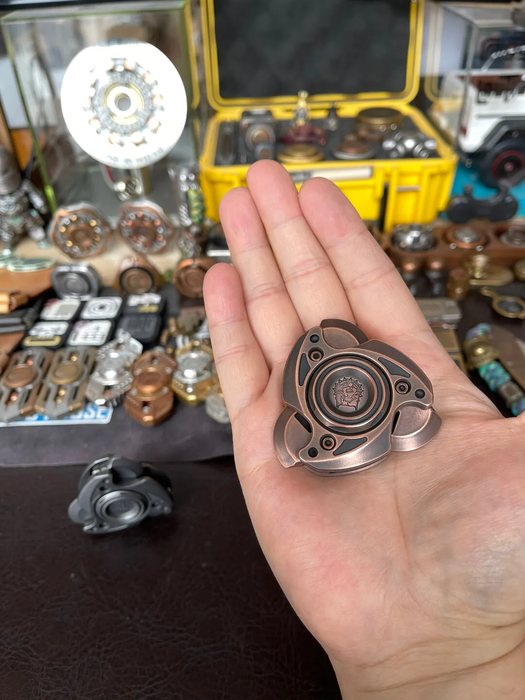 Used EDC Nameless Kts Blood Blade Copper Old Decompression Fingertip Gyro Limited Out ofprint Trendy Toy Edc Opening and Closing