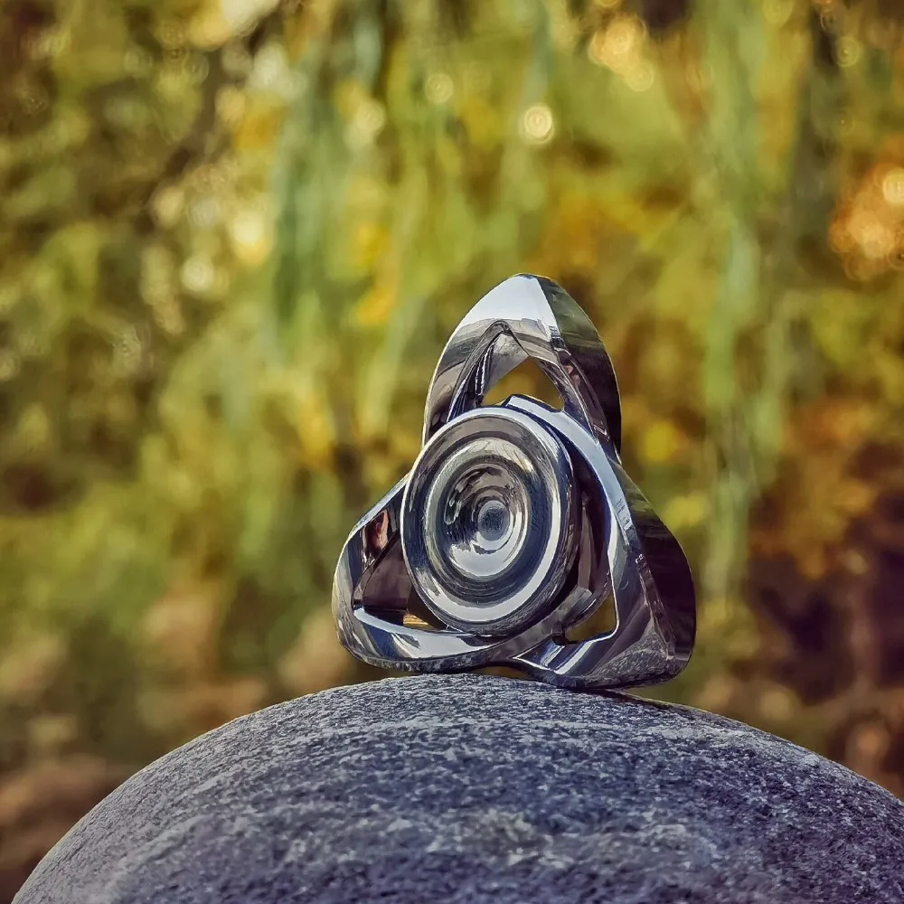 Helles Blut EDC String Sin Fidget Spinner Zappelspielzeug für Erwachsene Dreiblattiger Fidget Spinner Handhabung Gefühl Gyro Fidgeting Spinner