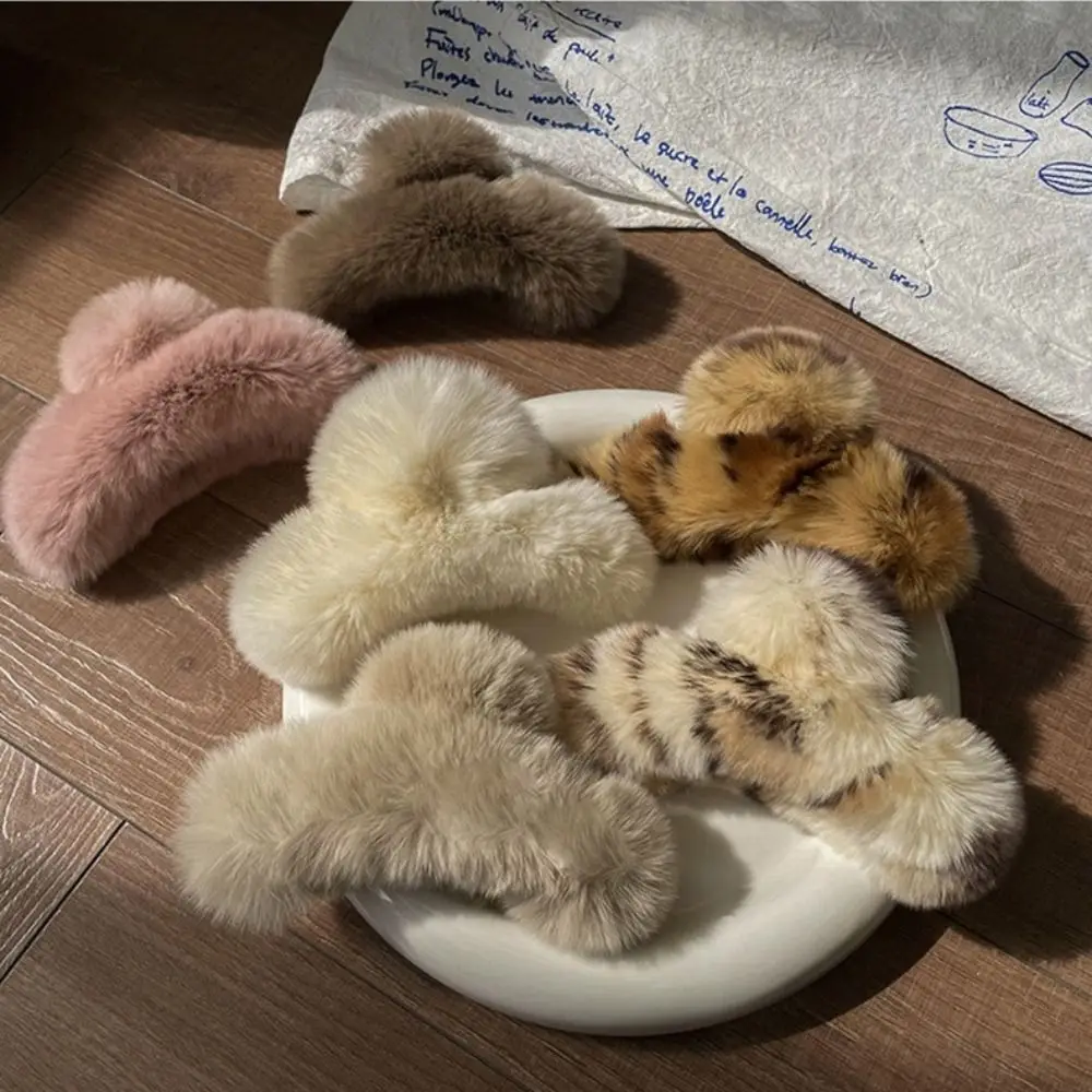 All-match Leopard Print Plush Hair Claw Fluffy Oversized Grasp Clip Korean Style Pure Color Winter Hair Accessories Female