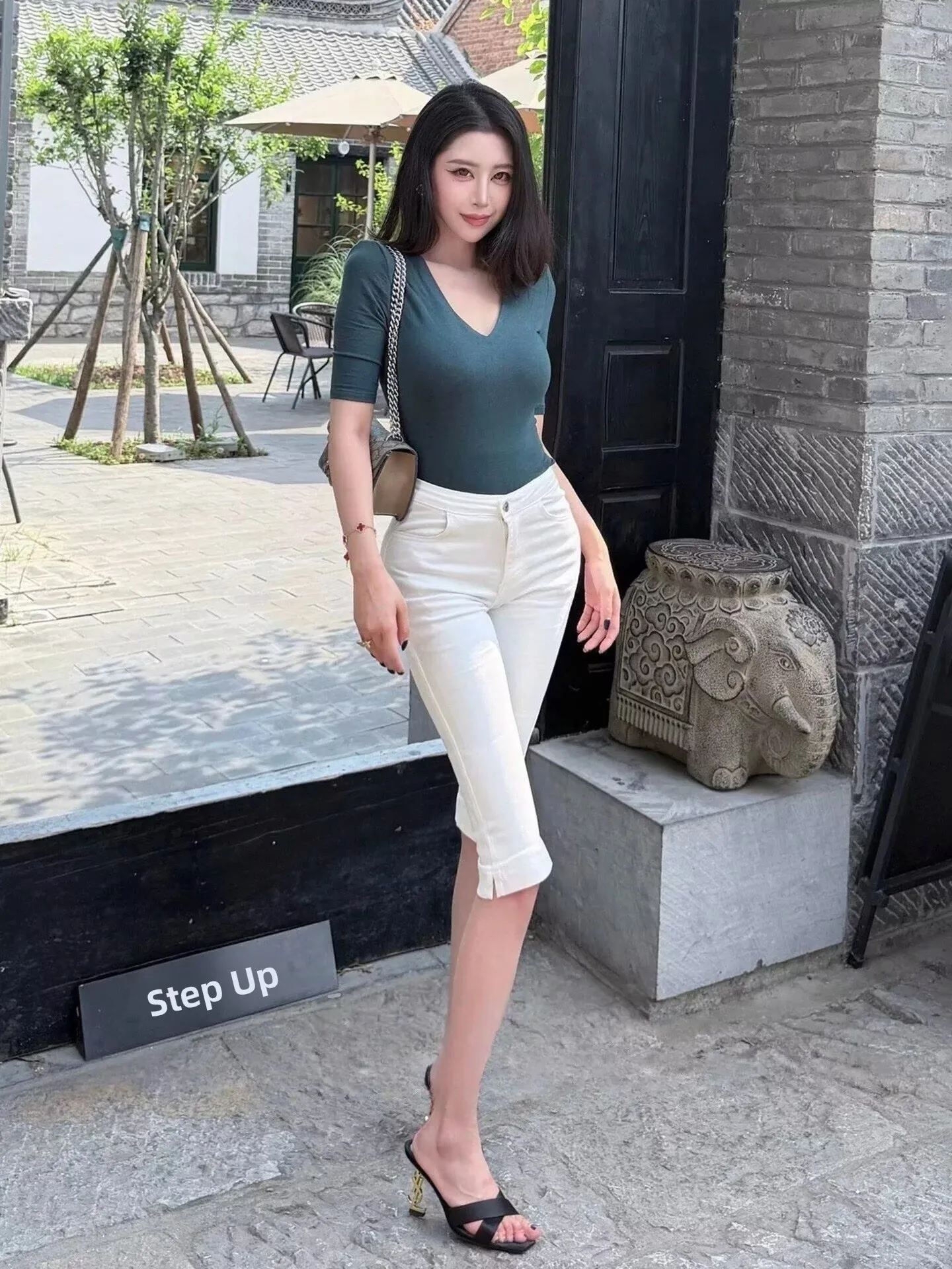 

High Waist Slim Fit Denim Jeans Women's Sexy Elastic Skinny Jeans Cotton Stretch Fabric Button Closure Summer Collection