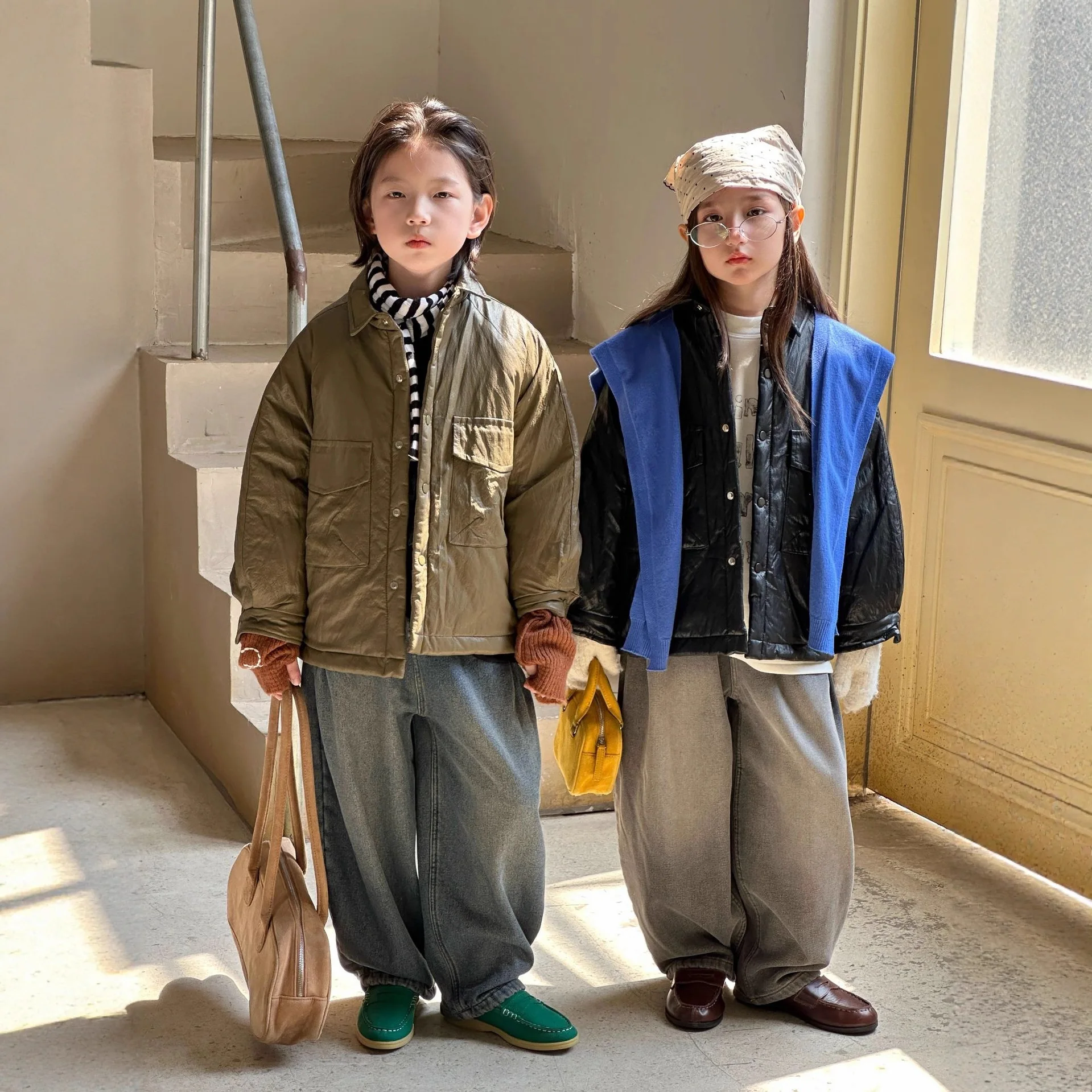 

2025 Winter New Children's Leather Jacket with Cotton Lining for Boys, Windproof and Warm Leather Jacket